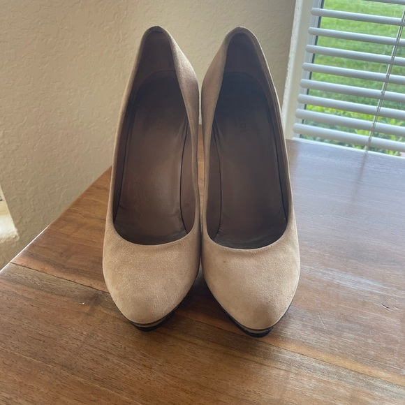 Authentic Gucci Suede Bamboo Heel Pumps - Picture 2 of 11